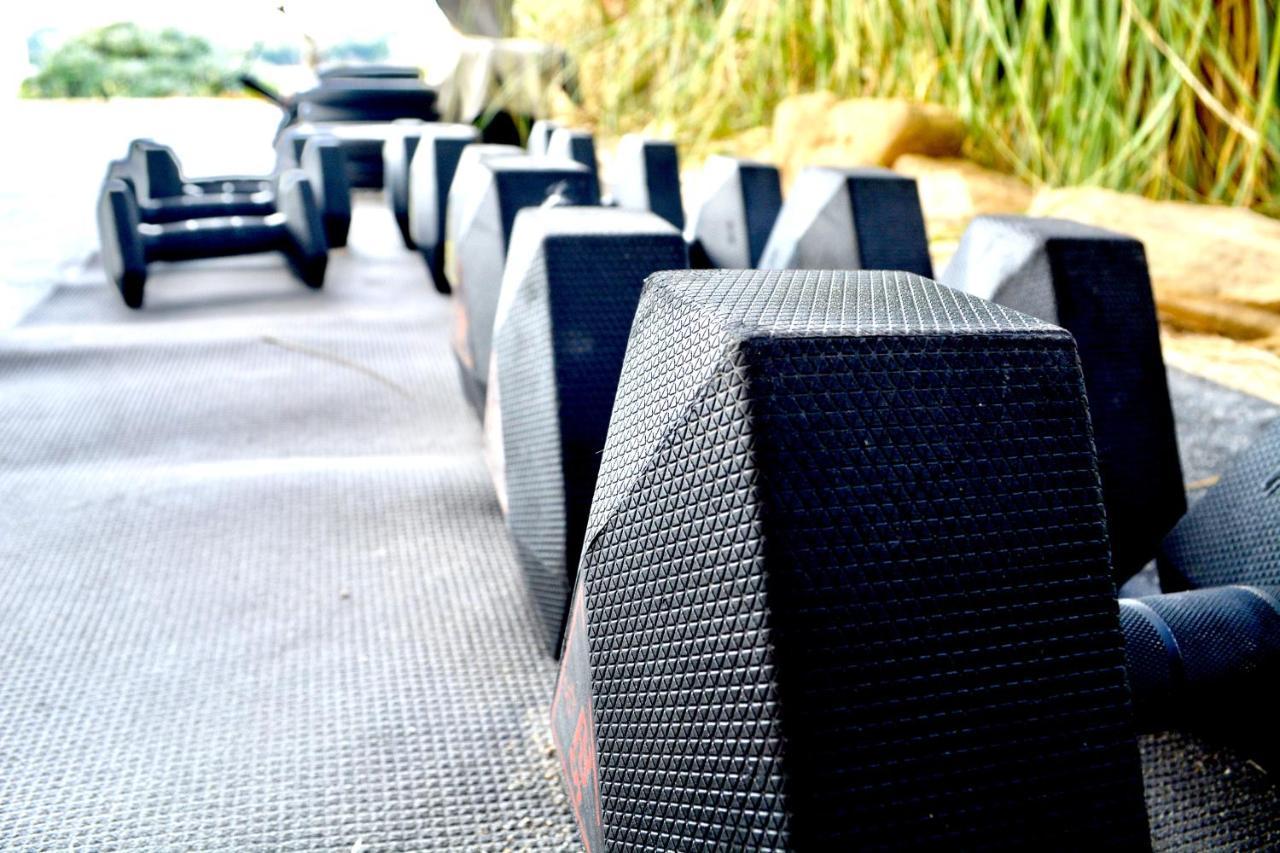The Maverick Surfvillas โลรินญา ภายนอก รูปภาพ